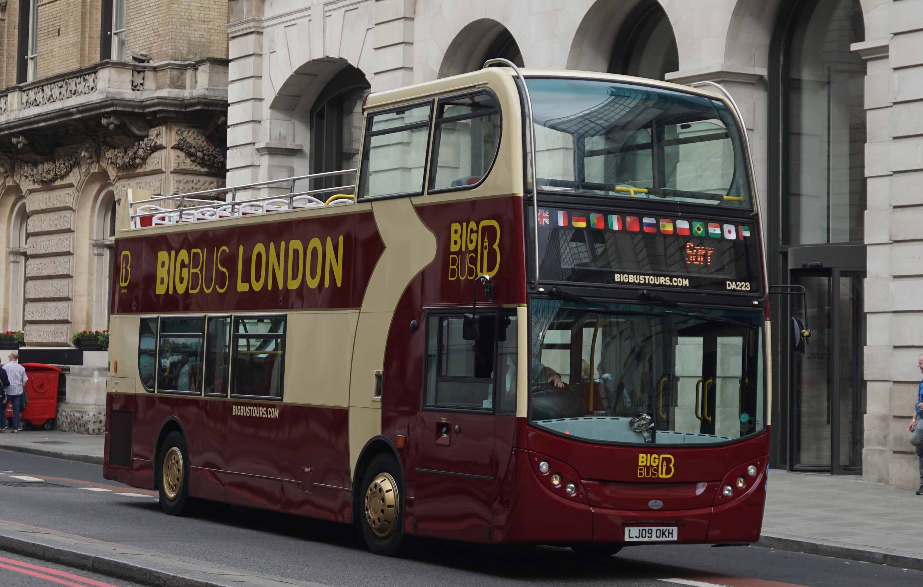 Big Bus Alexander Dennis Enviro400 DA223